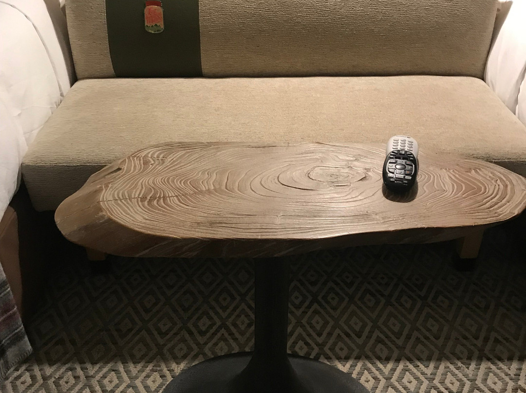 萨利达速8酒店主图