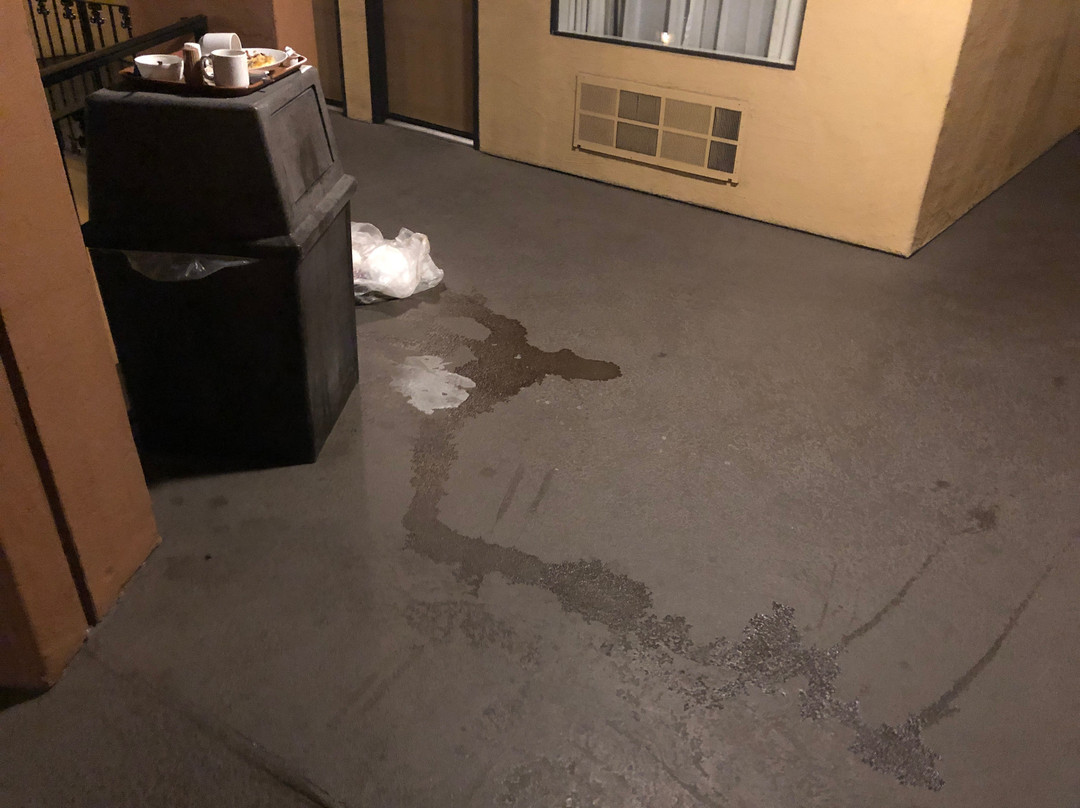 约翰韦恩机场品质套房酒店主图