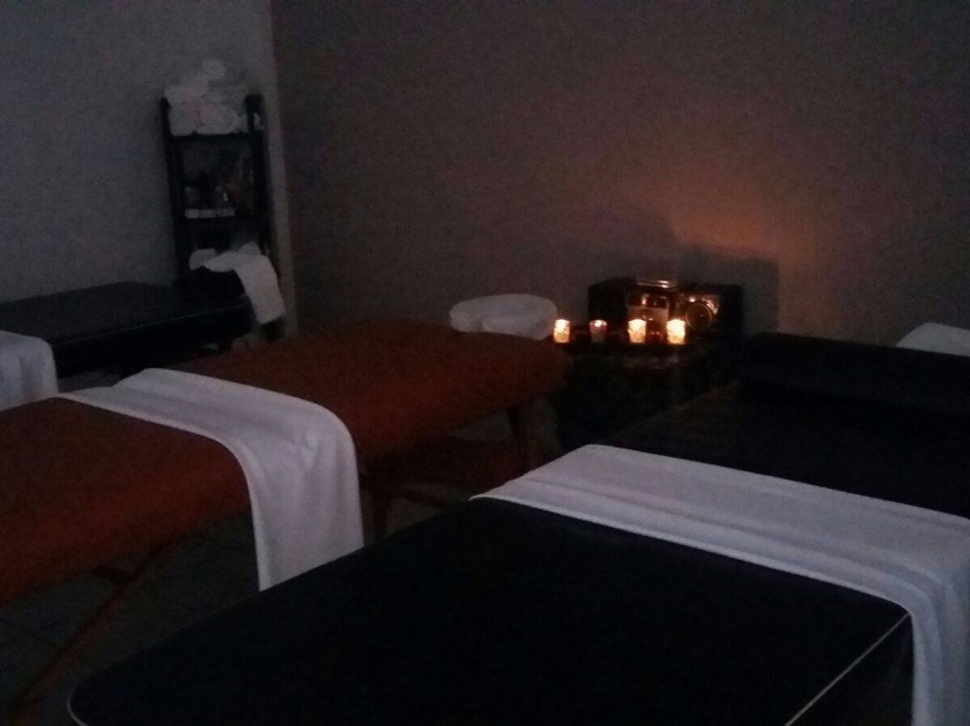 Carolina Garza & Vino Tinto Day Spa-圣卡洛斯必去景点