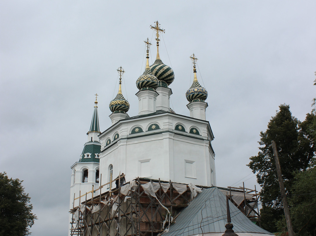 Temple Complex of Trinity Church and Vvedenskaya Church-Kholuy必去景点