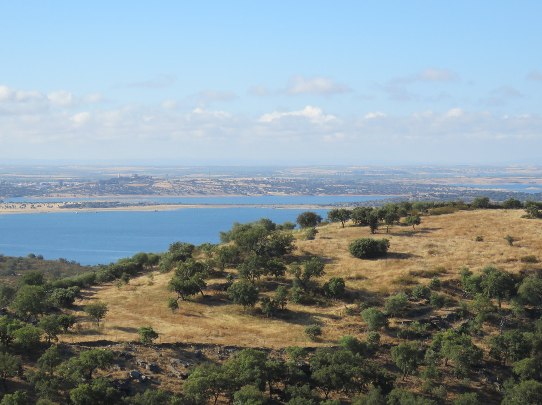 Monumento de Homenagem ao Cante Alentejano-蒙萨拉斯必去景点