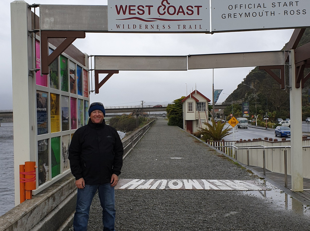 Greymouth Breakwater景点图片