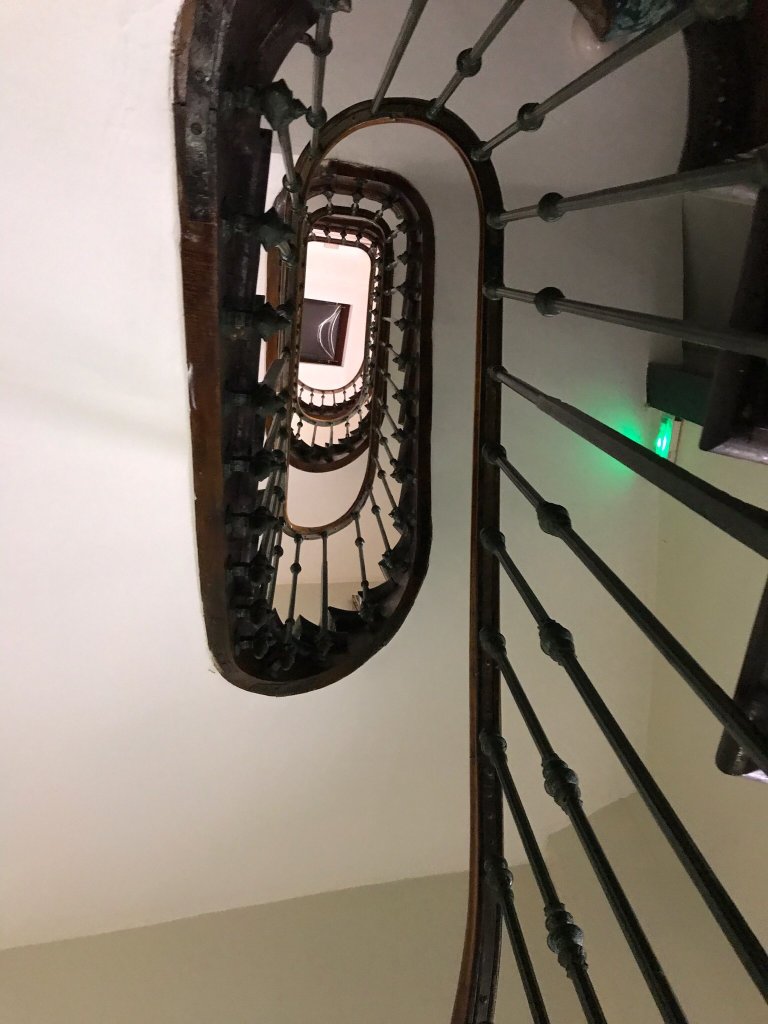 Le Carre d'Aix-官方