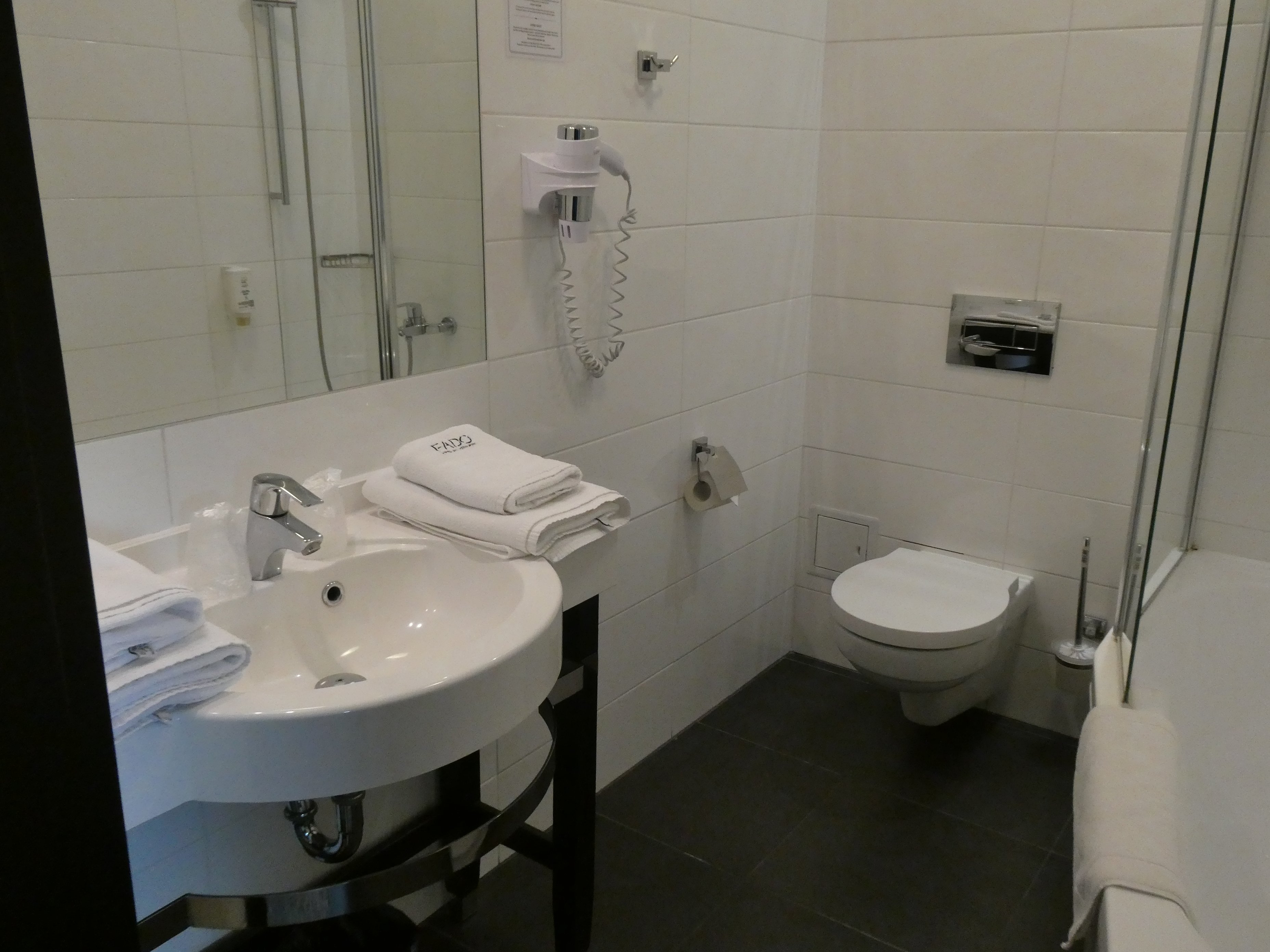 Hotel Fado Spa & Restaurant-浴室
