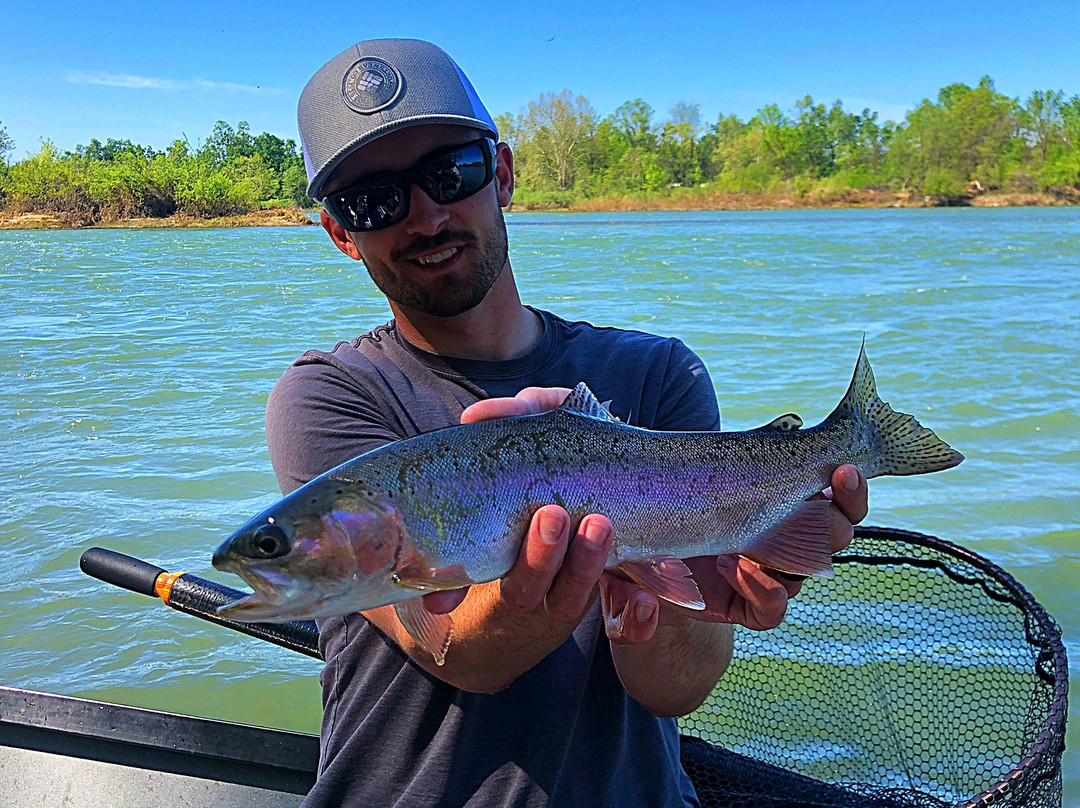 Justin White Fishing-雷丁必去景点