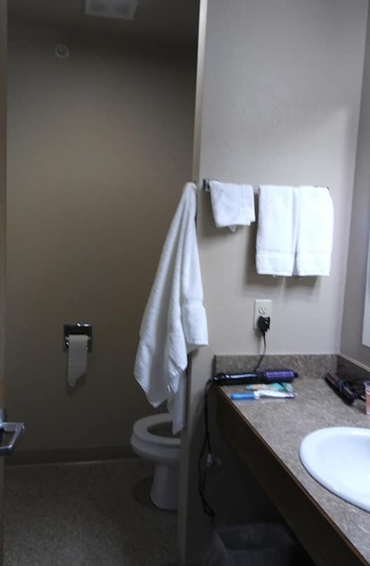 Hi-Line Inn and Suites主图