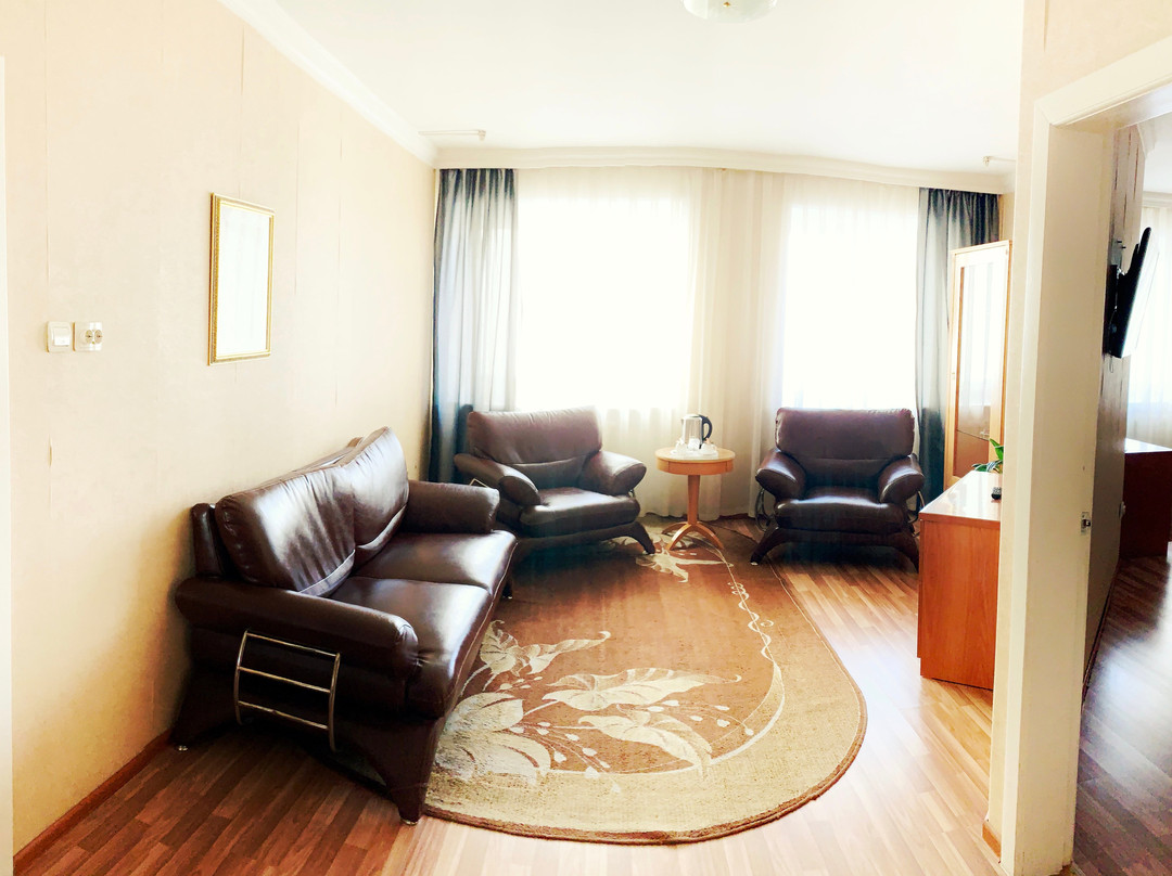Oasis Hotel主图