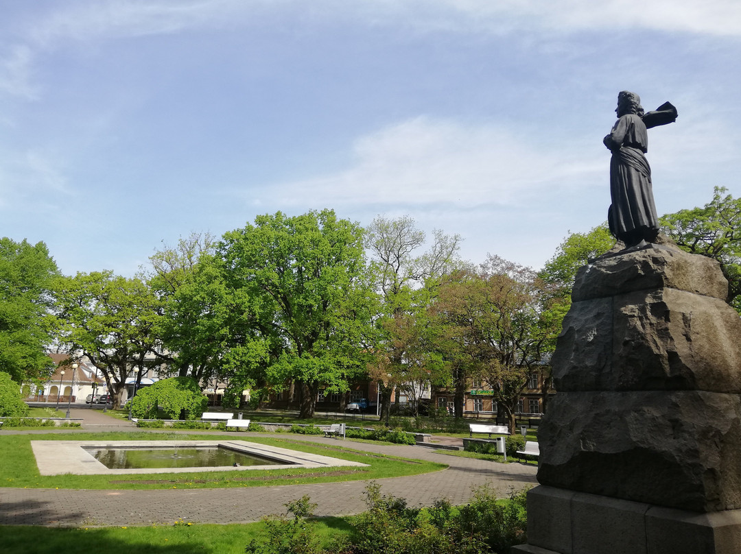 Lydia Koidula monument-派尔努必去景点