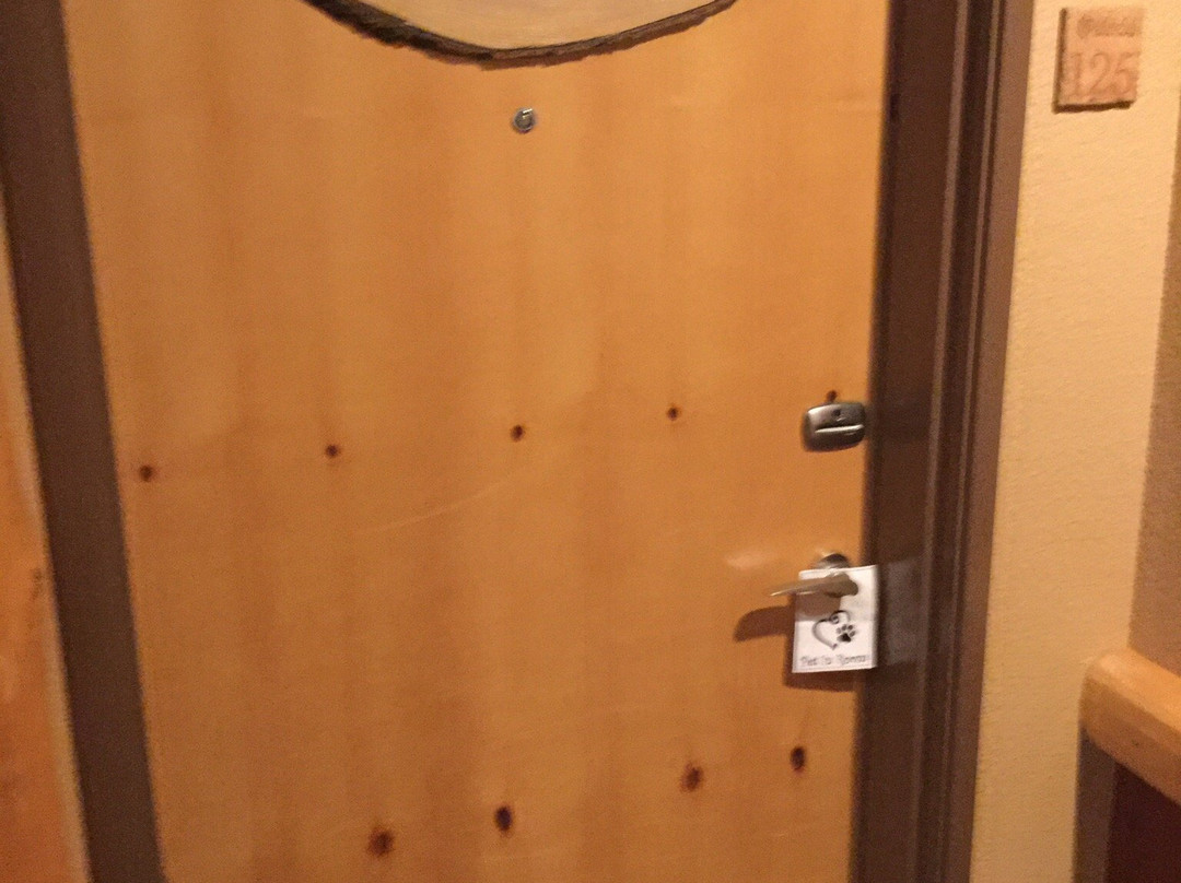 Whitefish Lodge and Suites主图