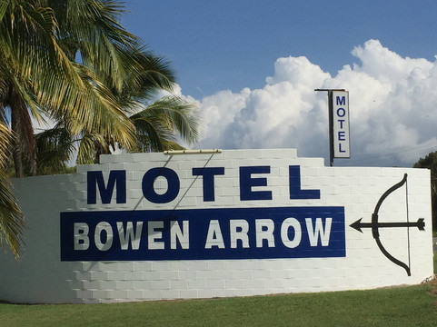 Birch Motel Bowen主图