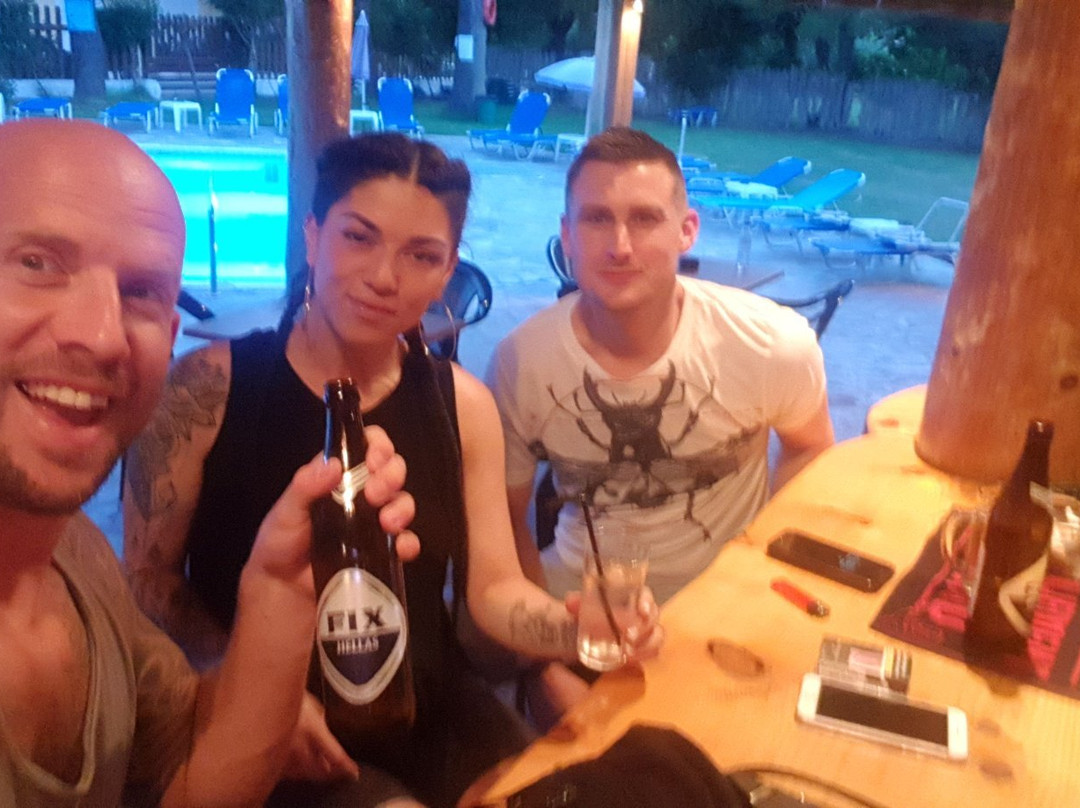 Splash Pool Bar主图