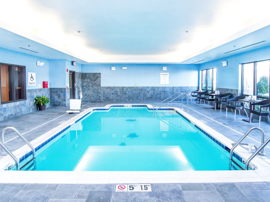 Holiday Inn Express & Suites Elkton - University Area by IHG主图