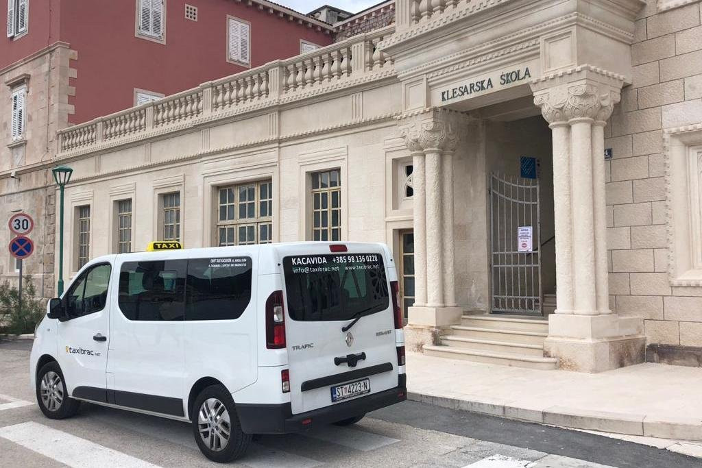 Taxi Brac Supetar景点图片