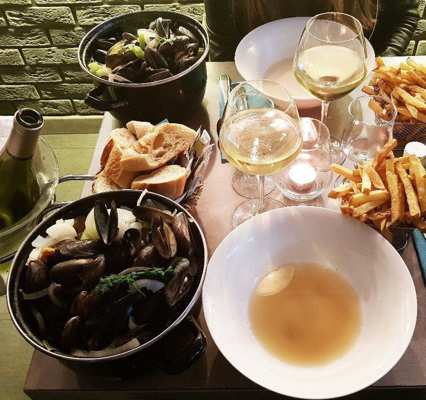 Le Rocher, Chez Mina