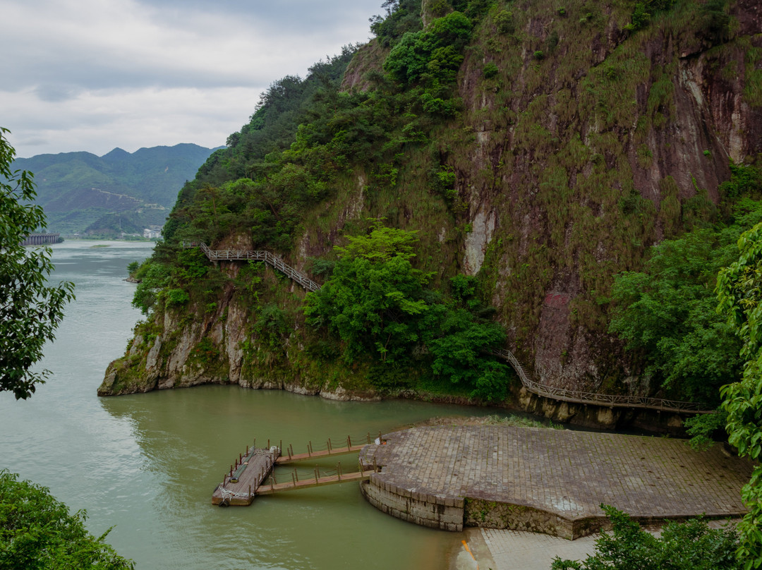 青田石门洞-青田县必去景点