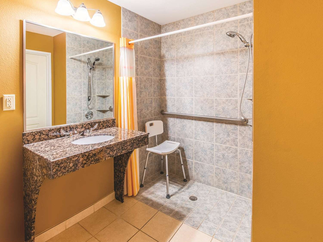 La Quinta Inn & Suites by Wyndham Bridgeport主图