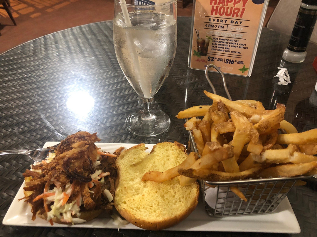 Laguna Restaurant & Bar