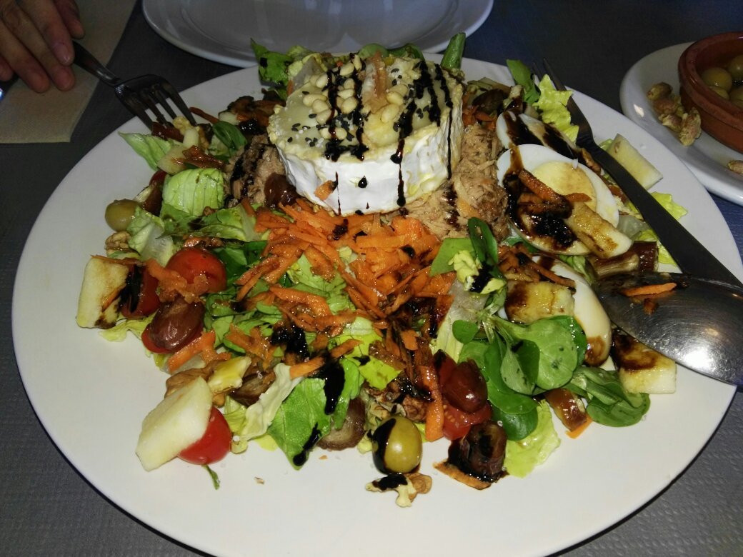 Pinos Genil餐馆和美食-Restaurante Puente La Duquesa
