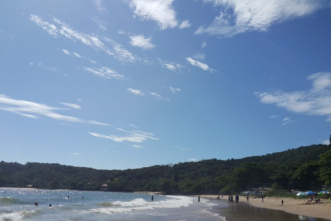 Praia do Poá-佩尼亚必去景点
