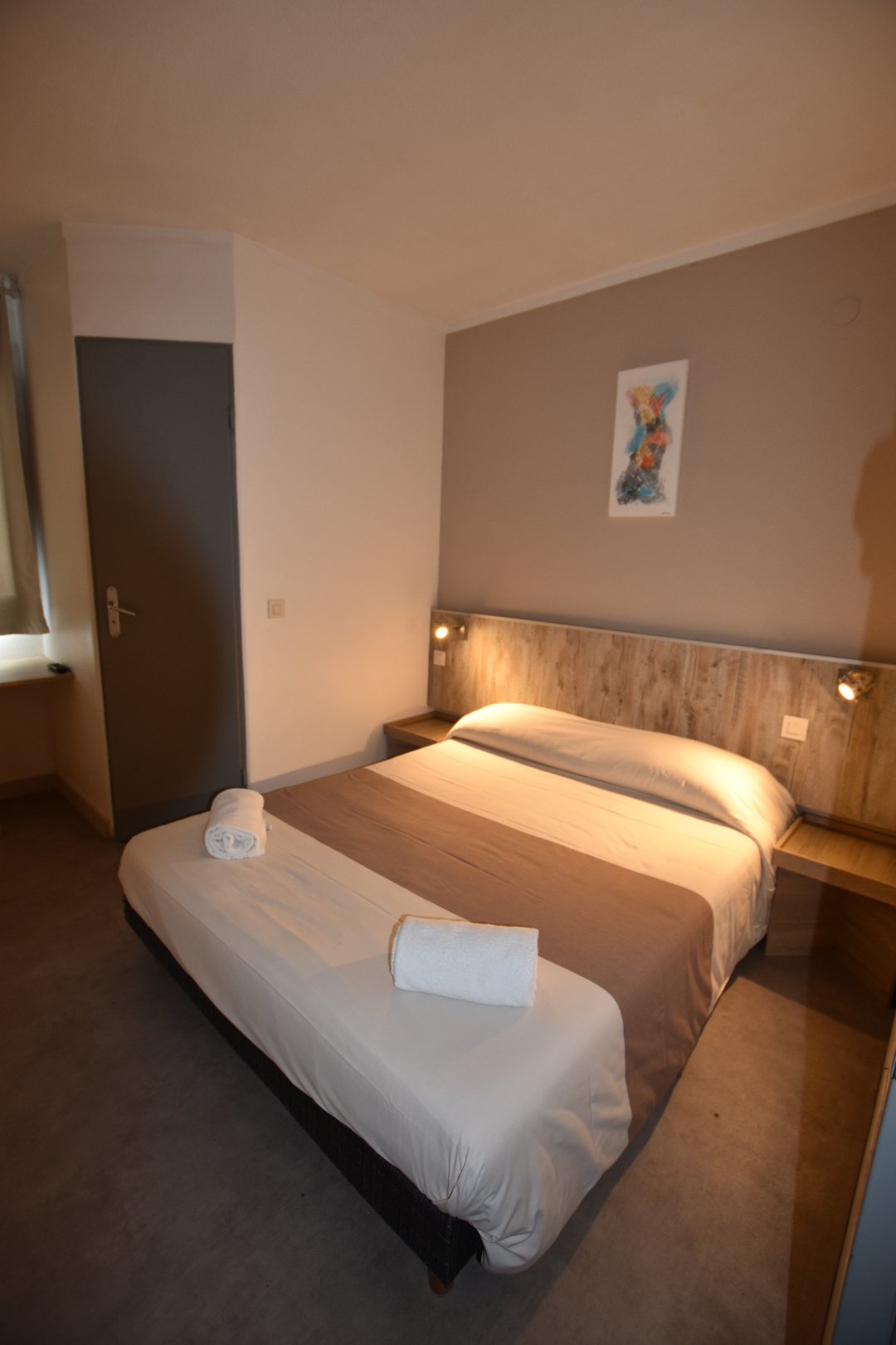Face West Hotel Le Pontet-官方