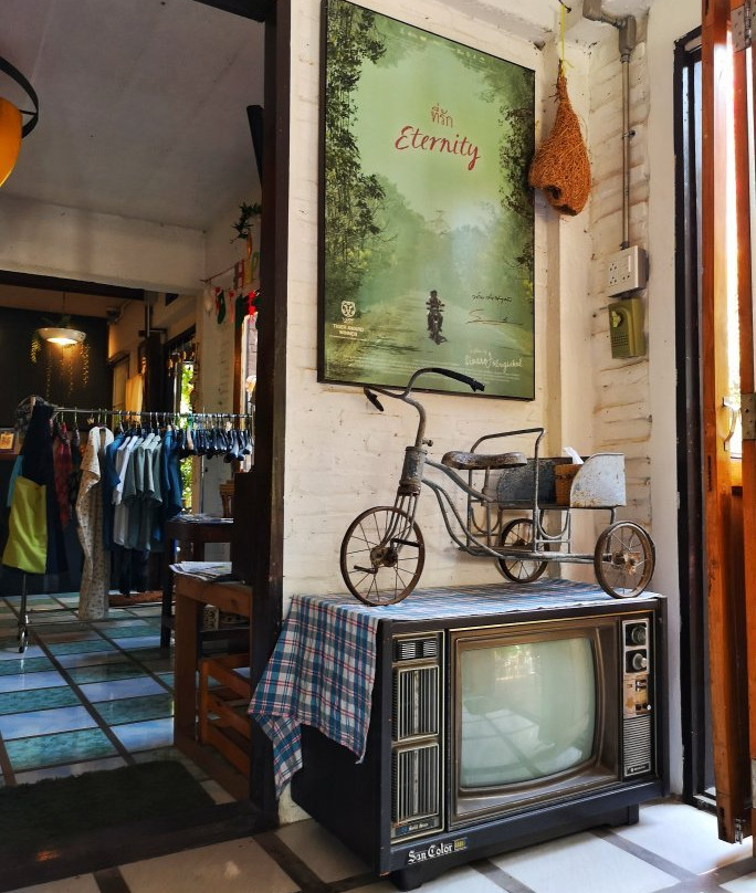 斯里努尔洛奇酒店主图