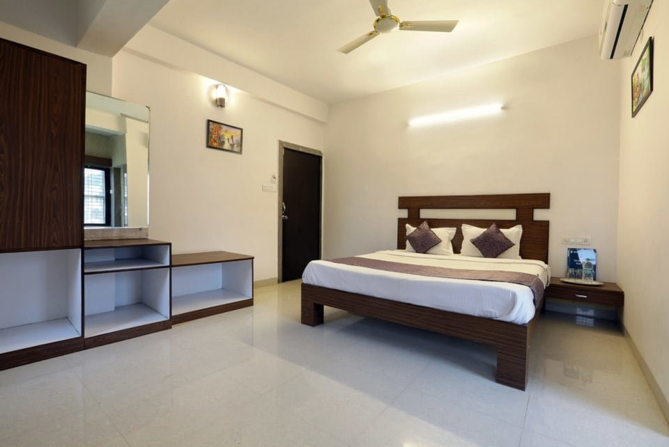 OYO 12810 Hotel Iris主图