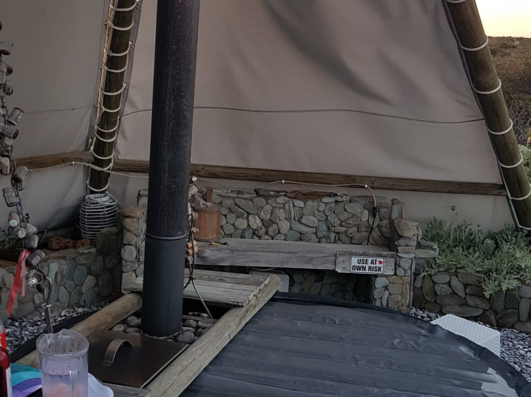 Farr Out Guesthouse主图