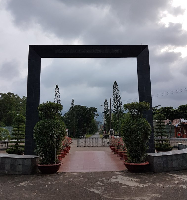 Hang Duong Cemetary-昆山岛必去景点