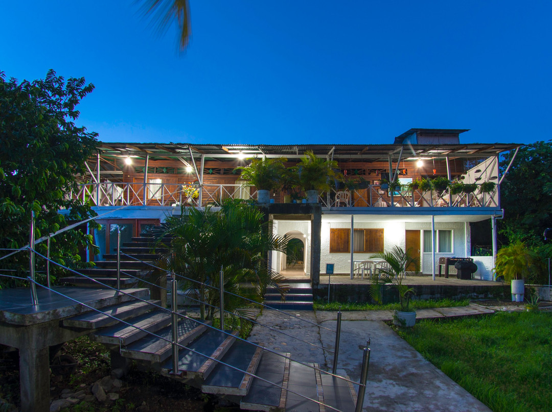 Barracudas Camp - Native Lodge