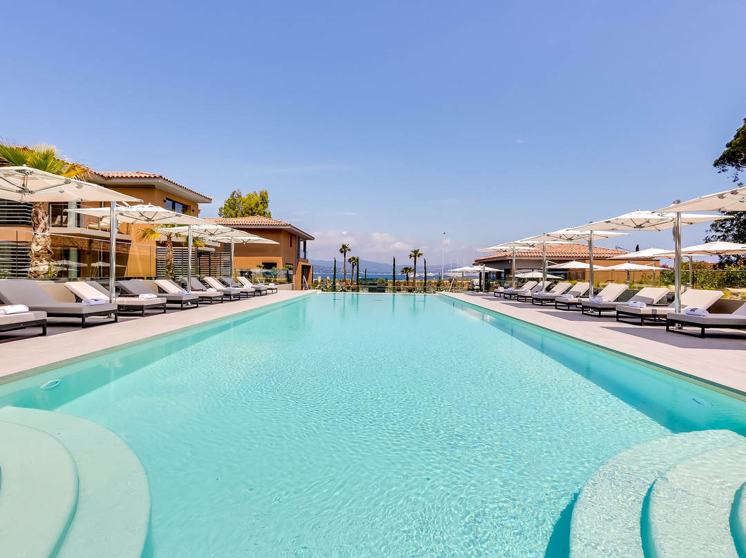 圣特罗佩兹库贝酒店主图