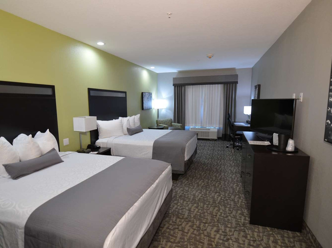 Best Western Plus Bay City Inn & Suites主图