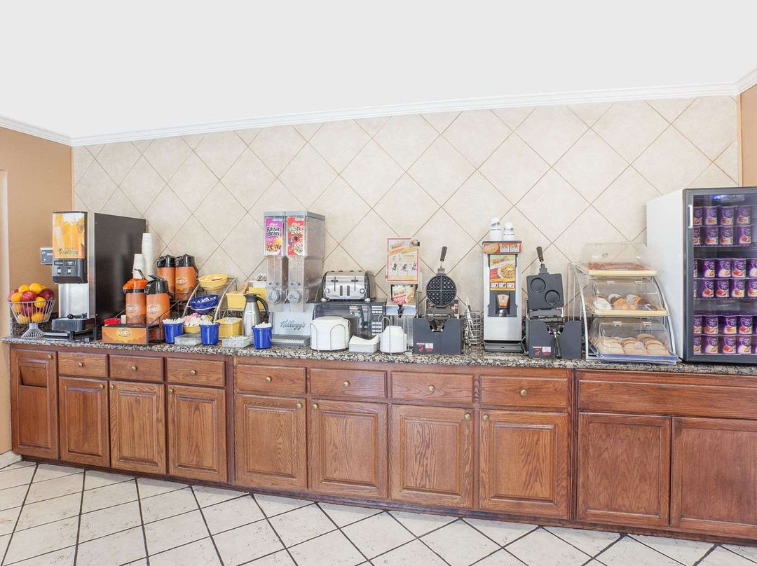 Days Inn by Wyndham Lost Hills主图