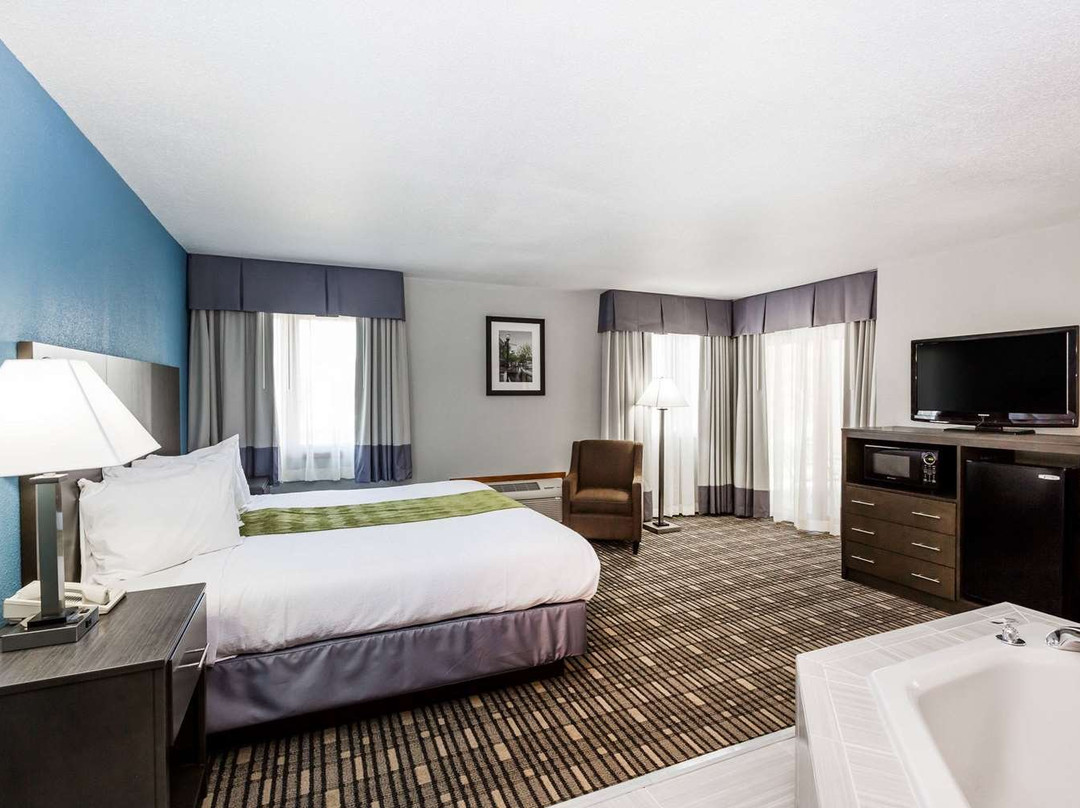 Baymont by Wyndham Pella主图