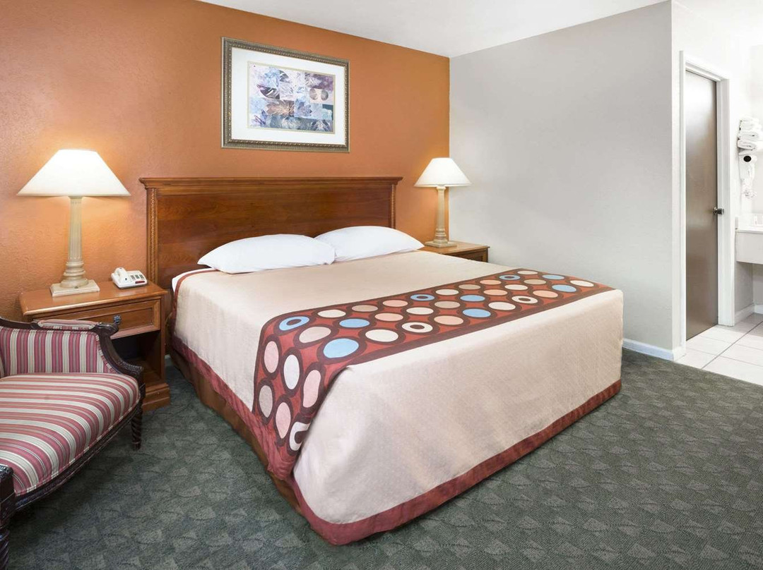 Super 8 by Wyndham Taylorville IL主图