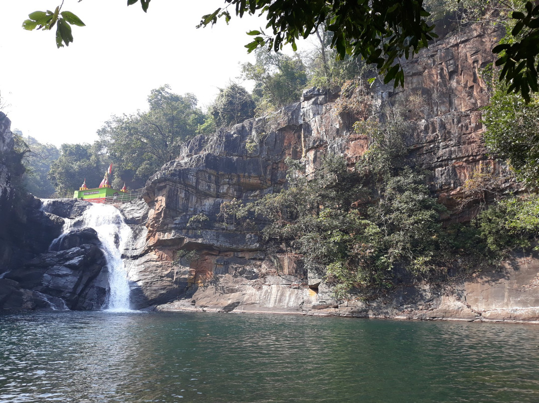 Devkund Waterfall景点图片