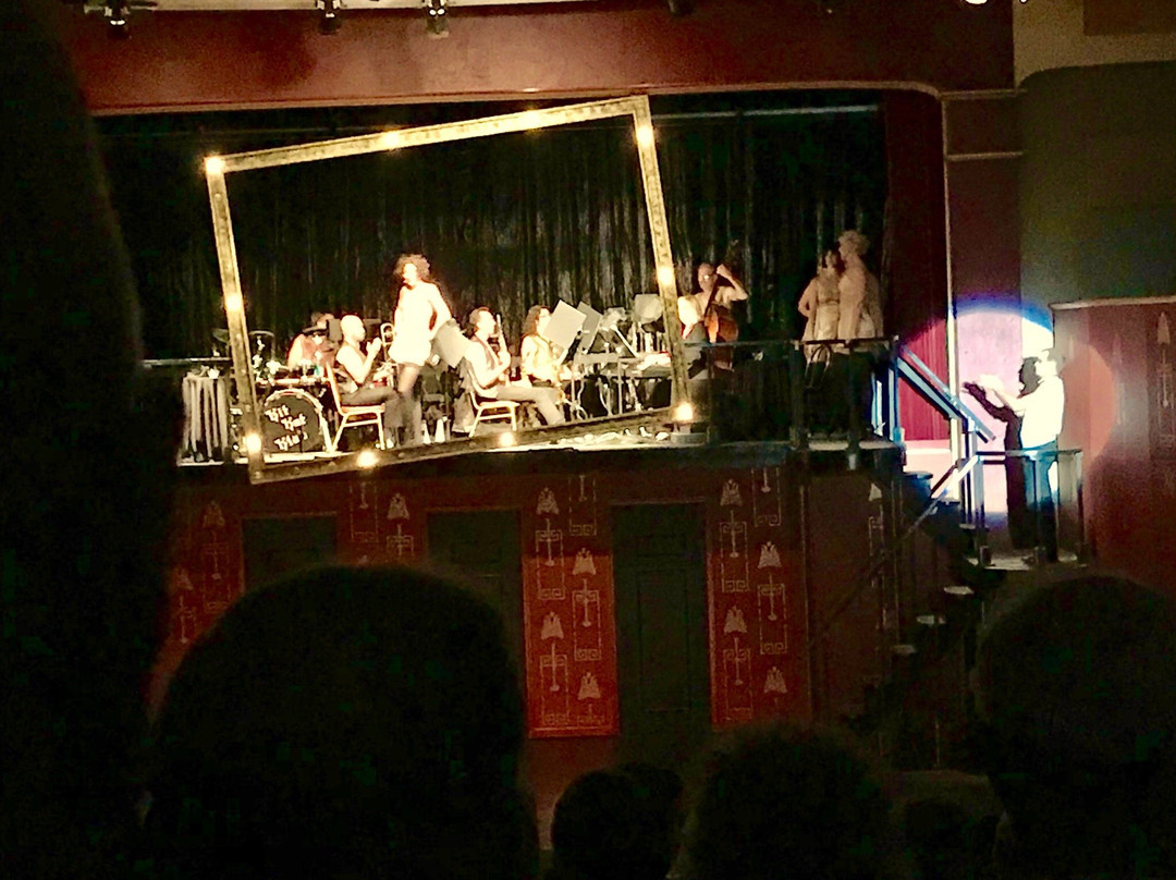 威陆库历史古蹟伊欧戏院-怀露库必去景点