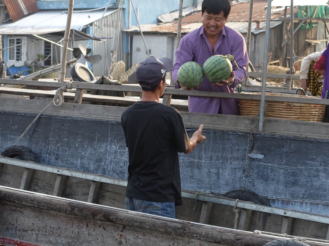 Chau Doc Floating Market景点图片