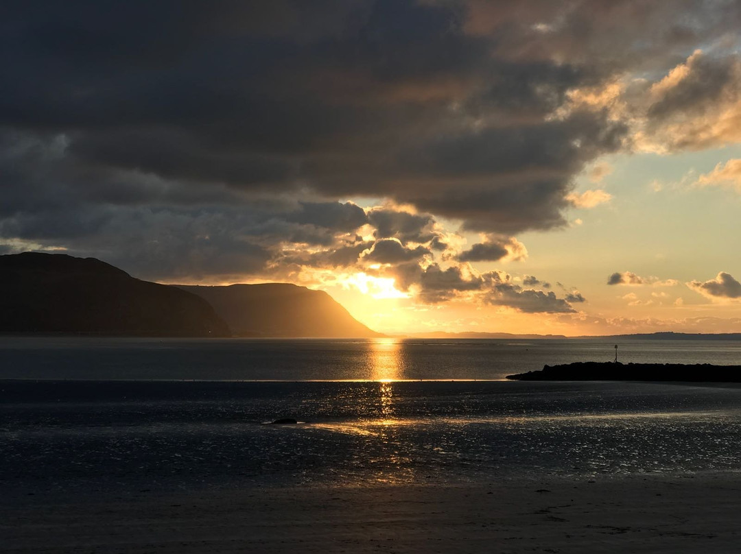 Deganwy Beach景点图片