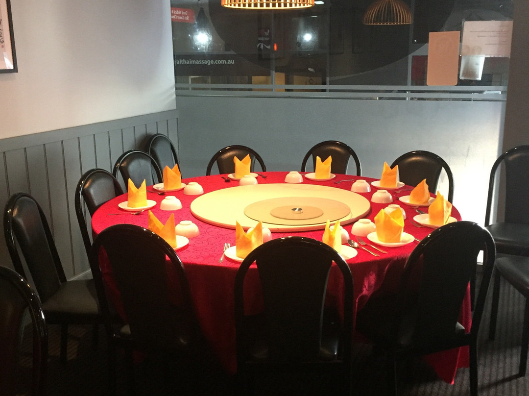 Round Corner Chinese Restraunt