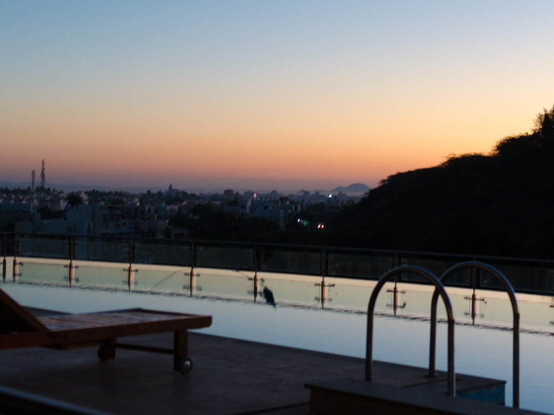 Hill View Resort主图