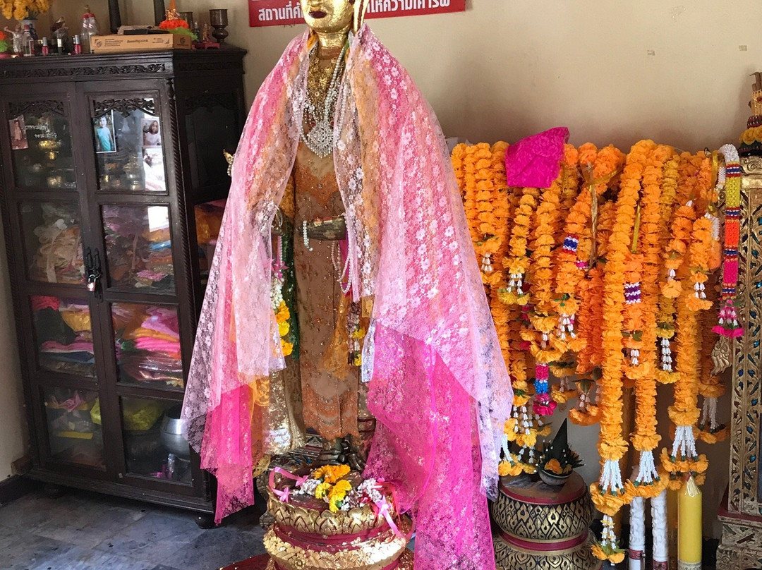 Wat Ron Na景点图片