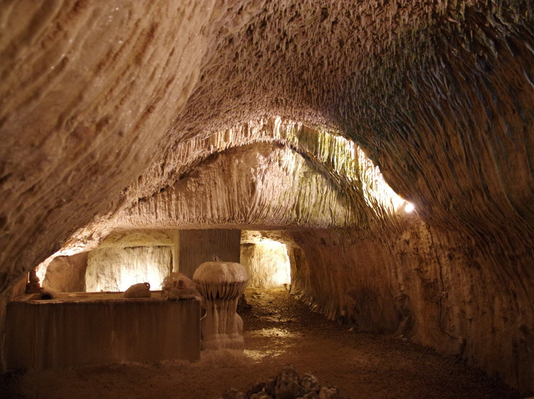 Grotte Pétrifiante-Troo必去景点