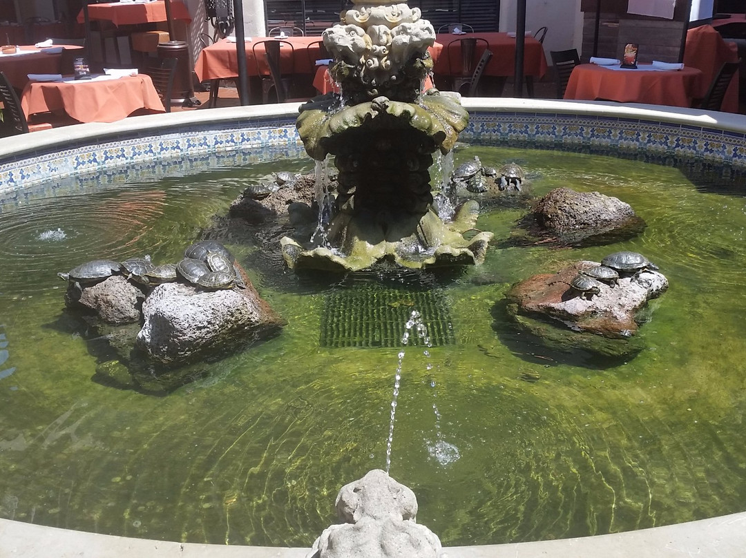 The Historic La Arcada Courtyard-圣巴巴拉必去景点