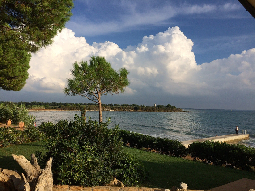 Pinesta Beach