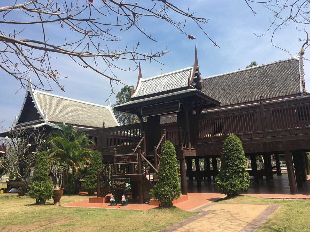 Wat Phummarin Kudi Thong-夜功必去景点