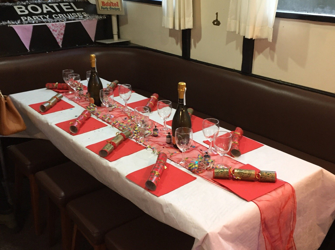 Boatel Party Cruises-乔利必去景点