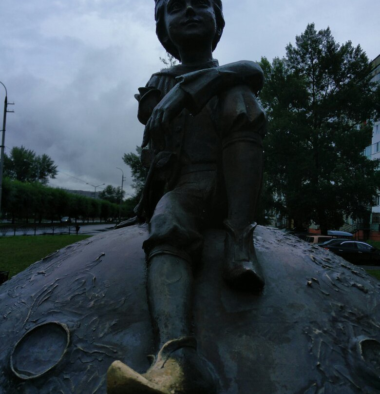 Sculpture Little Prince景点图片