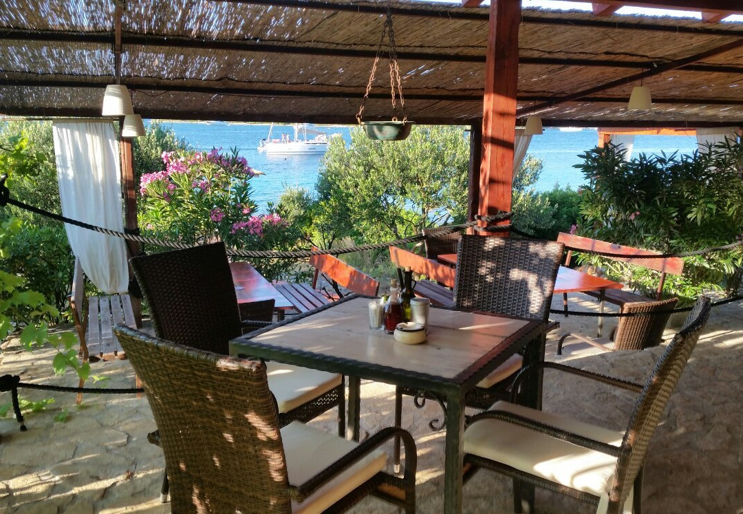 Zirje Island餐馆和美食-Babalu Bar