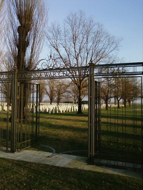 Ravenna War Cemetery景点图片