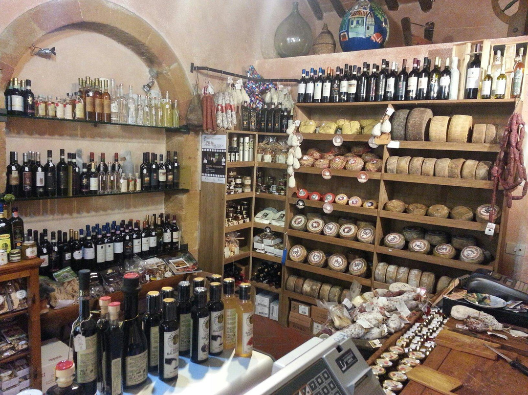 La Taverna del Pecorino-皮恩扎必去景点